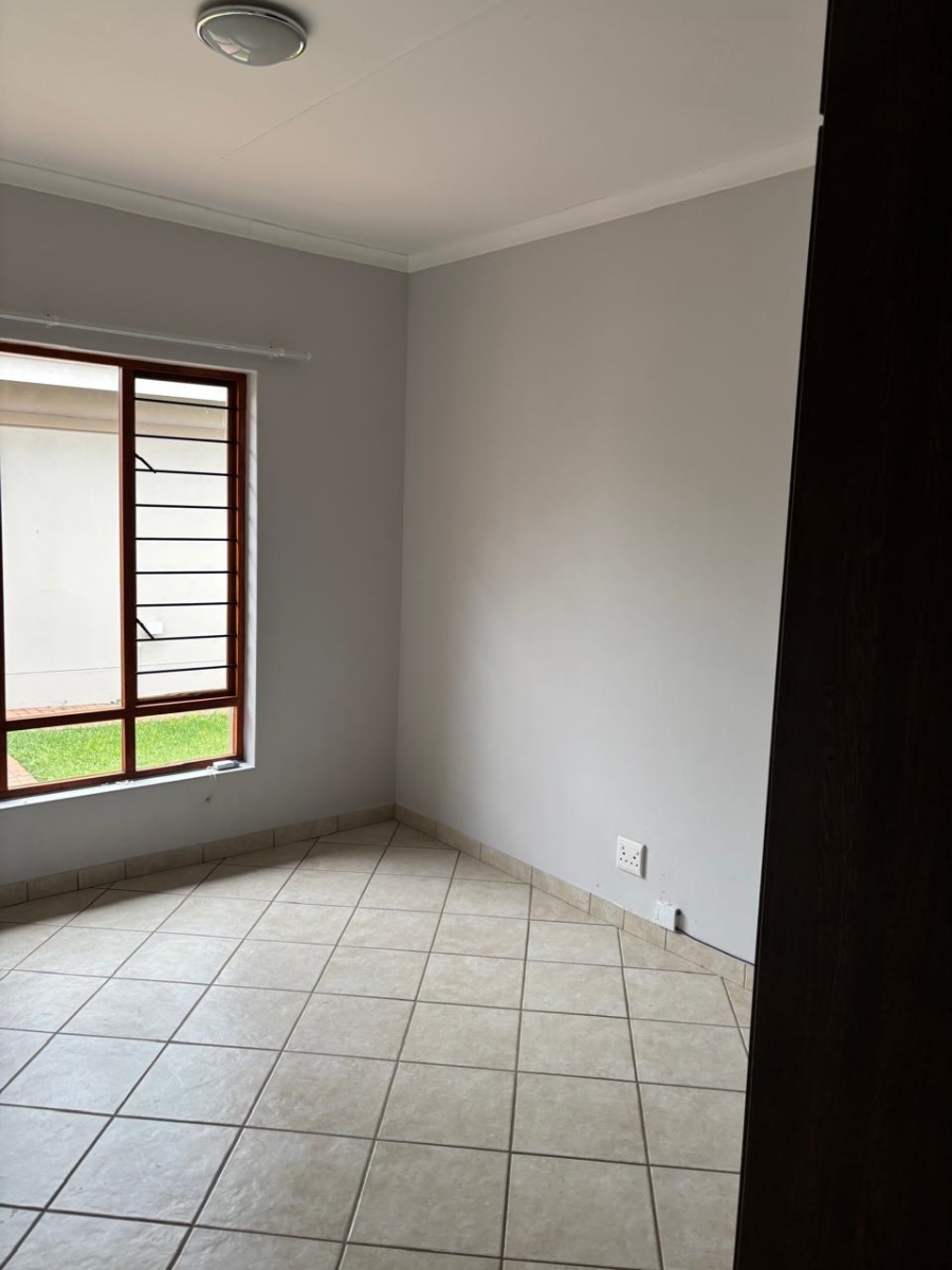 To Let 3 Bedroom Property for Rent in Wilkoppies North West